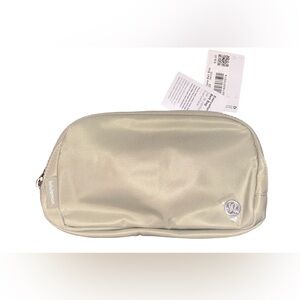 Lululemon Everywhere Belt Bag Silver Gray Crossbody Fanny Pack
